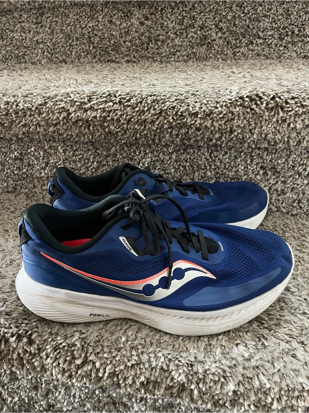 Saucony Men's Blue Athletic Running Shoes with White Midsole and Coral Accent